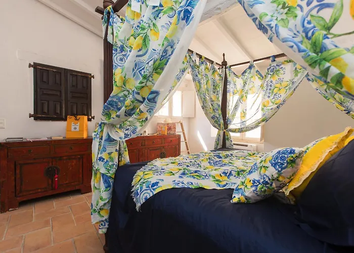 2 Bedrooms Central Saint-Tropez, Next To The Port